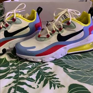 Air Max 270 React Shoes Size 7 1/2 Women